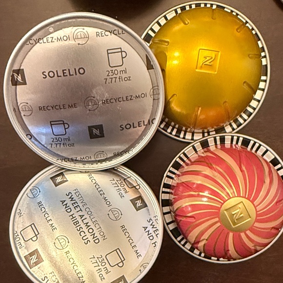 NEW Nespresso Travel Mug Touch  with 17 VERTUO Pods 13 pods PLUS 3 Surprise pods - Picture 14 of 16